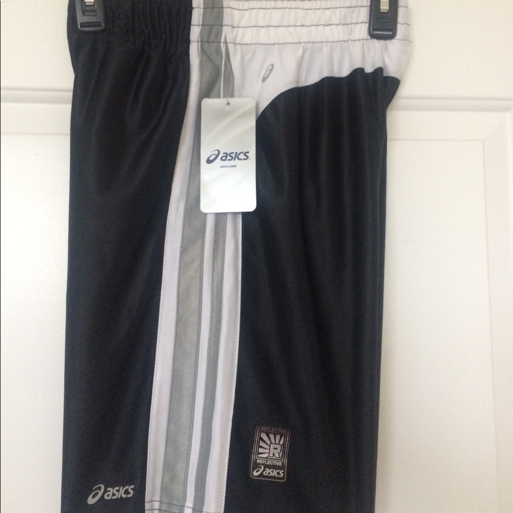 ASICS Big Boy’s heritage shorts